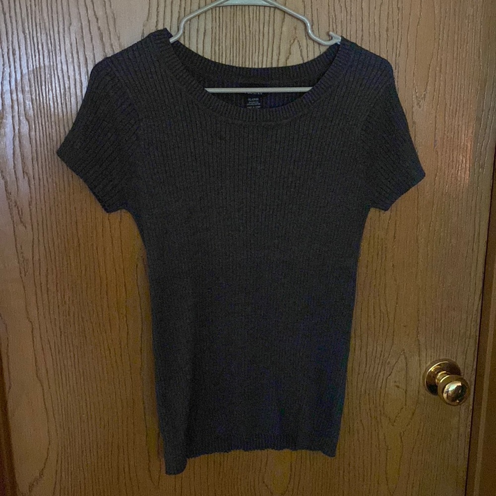 Grey top